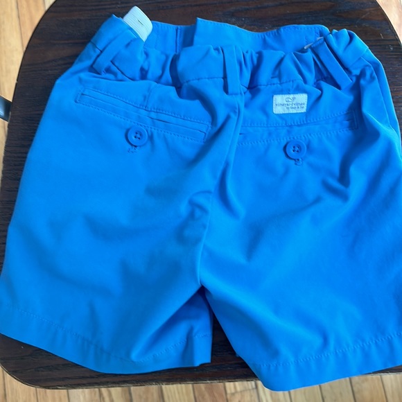 Boys Vineyard Vines performance shorts - 3T - Picture 2 of 3
